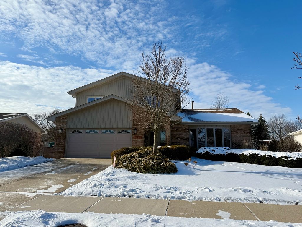 17362 Brook Hill Drive, Orland Park, IL 60467