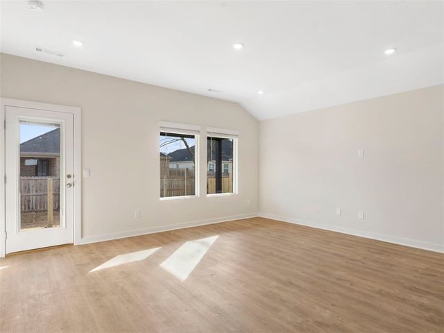 645 S Neon Avenue, Fayetteville, AR 72704