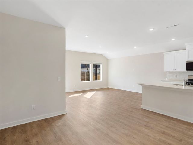 645 S Neon Avenue, Fayetteville, AR 72704