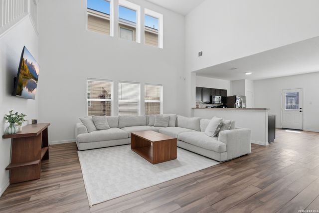10426 SUN ML, San Antonio, TX 78254