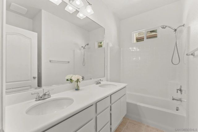 10086 Baylee Ln, San Diego, CA 92127