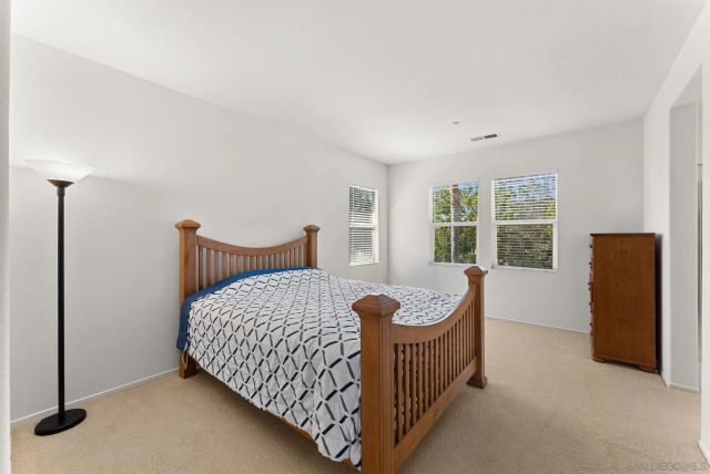 10086 Baylee Ln, San Diego, CA 92127