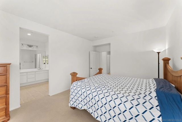 10086 Baylee Ln, San Diego, CA 92127
