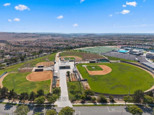 10086 Baylee Ln, San Diego, CA 92127