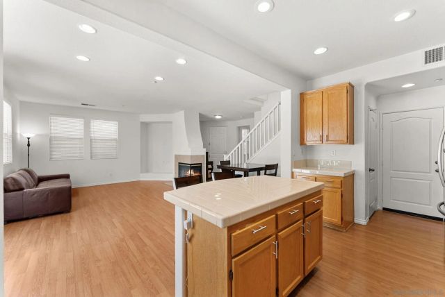 10086 Baylee Ln, San Diego, CA 92127