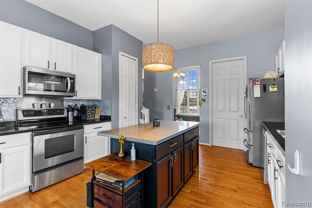 2330 Cherry Tree Lane, Grand Blanc, MI 48439