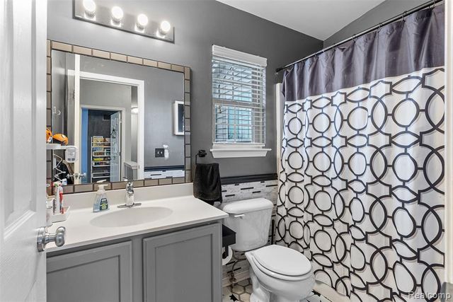 2330 Cherry Tree Lane, Grand Blanc, MI 48439