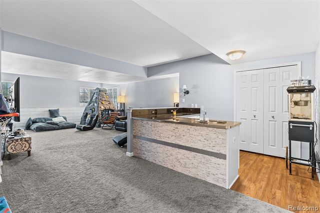 2330 Cherry Tree Lane, Grand Blanc, MI 48439