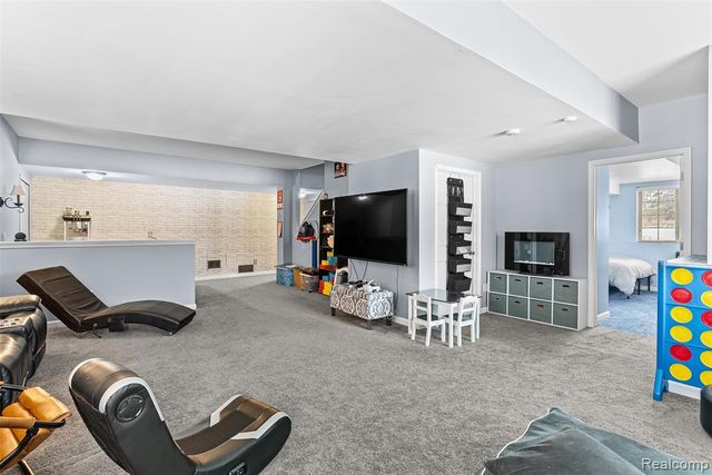 2330 Cherry Tree Lane, Grand Blanc, MI 48439