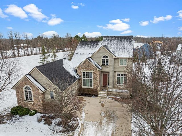 2330 Cherry Tree Lane, Grand Blanc, MI 48439