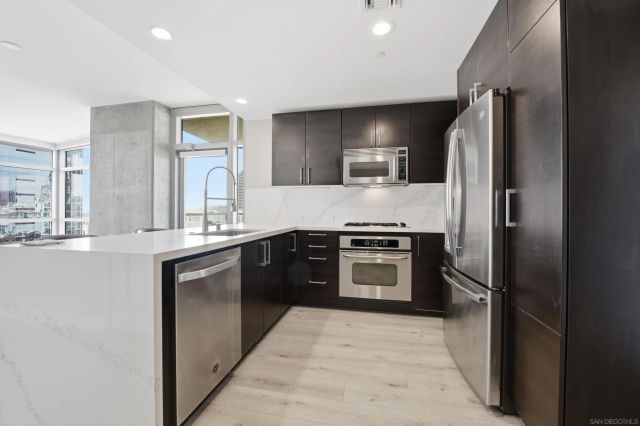 800 The Mark Ln 1409, San Diego, CA 92101