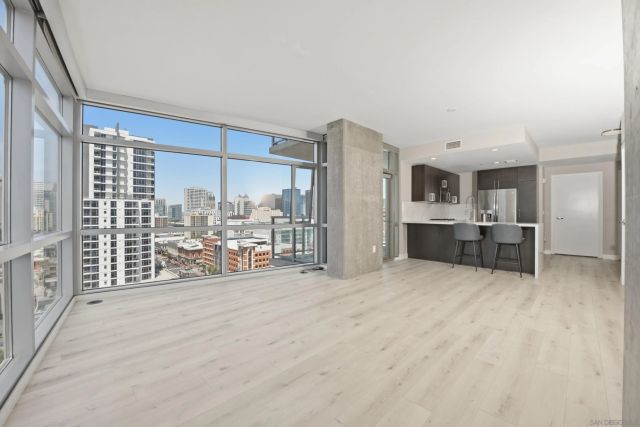 800 The Mark Ln 1409, San Diego, CA 92101