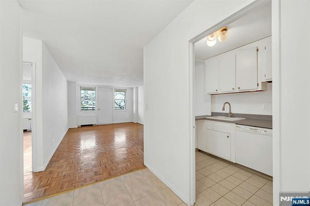 2200 Central Road 3U, Fort Lee, NJ 07024