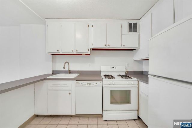 2200 Central Road 3U, Fort Lee, NJ 07024