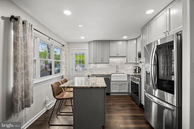 2 GRASS RD, Cherry Hill, NJ 08034