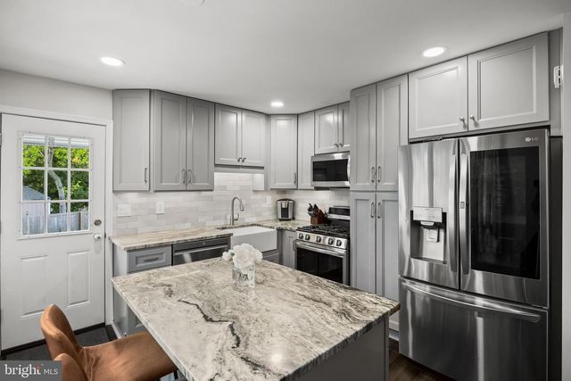 2 GRASS RD, Cherry Hill, NJ 08034