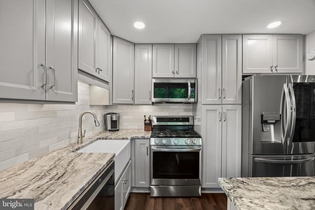 2 GRASS RD, Cherry Hill, NJ 08034