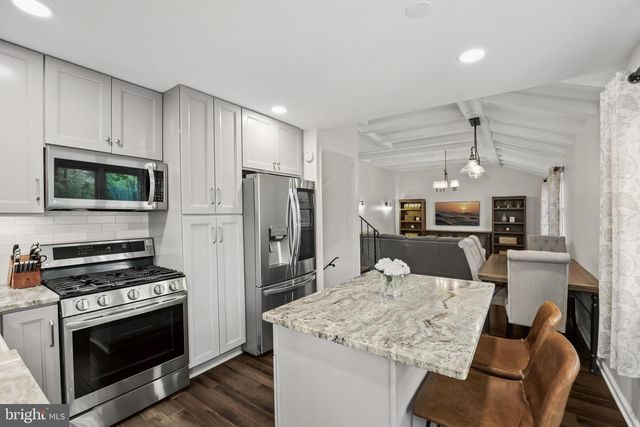 2 GRASS RD, Cherry Hill, NJ 08034