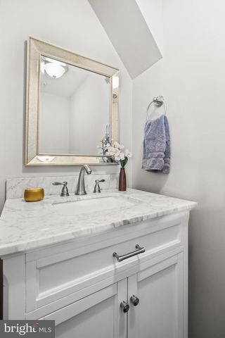 2 GRASS RD, Cherry Hill, NJ 08034