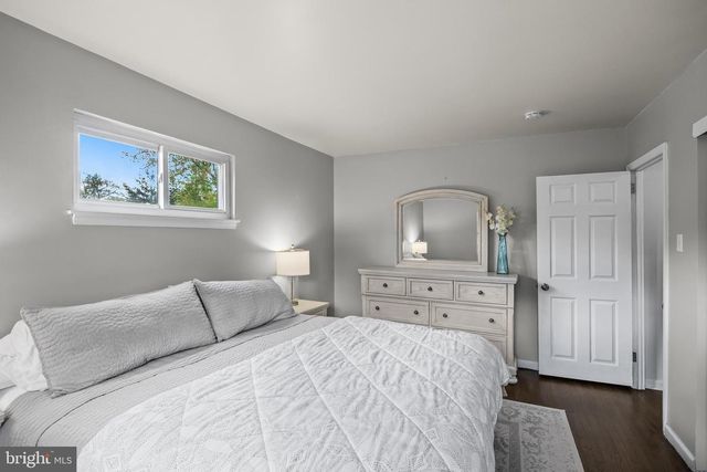 2 GRASS RD, Cherry Hill, NJ 08034