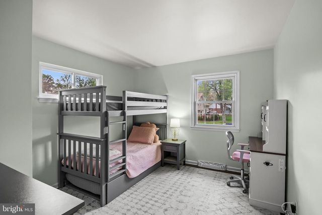 2 GRASS RD, Cherry Hill, NJ 08034