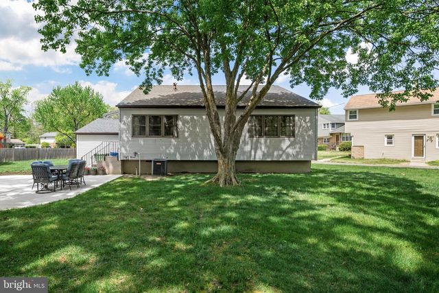 2 GRASS RD, Cherry Hill, NJ 08034