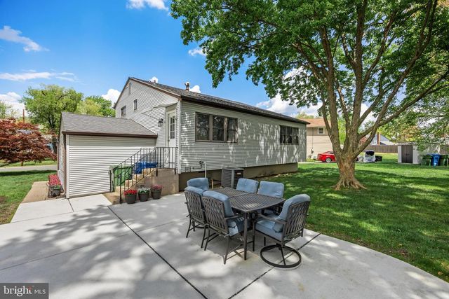 2 GRASS RD, Cherry Hill, NJ 08034