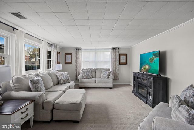 2 GRASS RD, Cherry Hill, NJ 08034