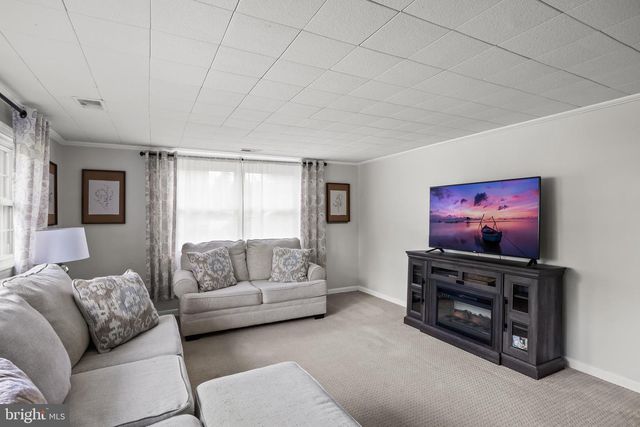 2 GRASS RD, Cherry Hill, NJ 08034