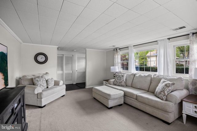 2 GRASS RD, Cherry Hill, NJ 08034