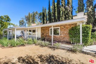 5826 Nevada Avenue, Woodland Hills, CA 91367