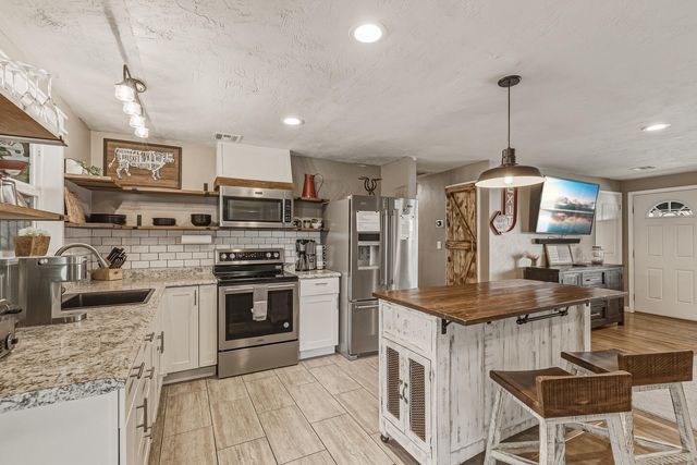 1733 Howell Avenue, Medford, OR 97501