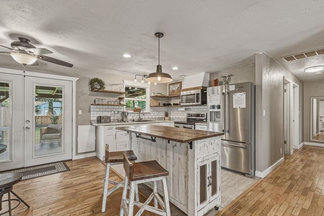 1733 Howell Avenue, Medford, OR 97501