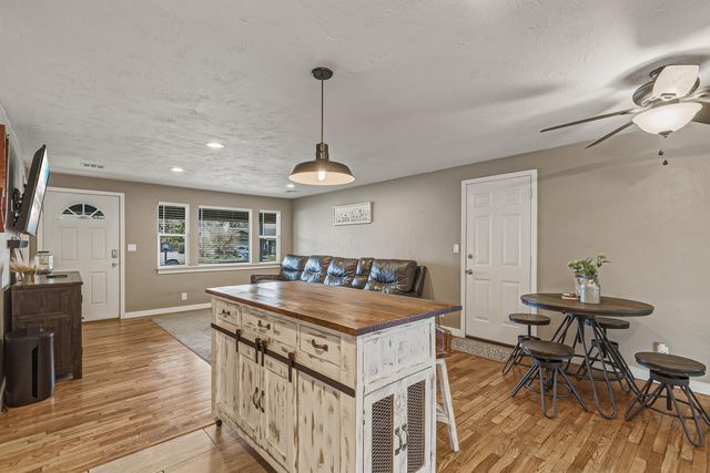 1733 Howell Avenue, Medford, OR 97501