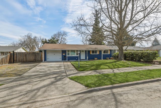 1733 Howell Avenue, Medford, OR 97501
