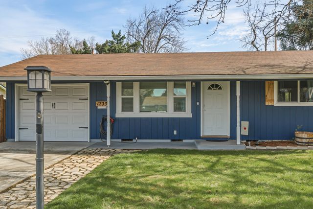 1733 Howell Avenue, Medford, OR 97501