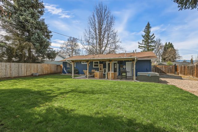 1733 Howell Avenue, Medford, OR 97501