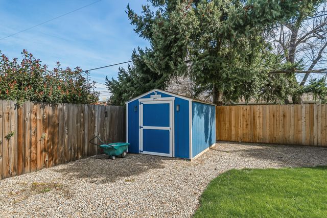 1733 Howell Avenue, Medford, OR 97501