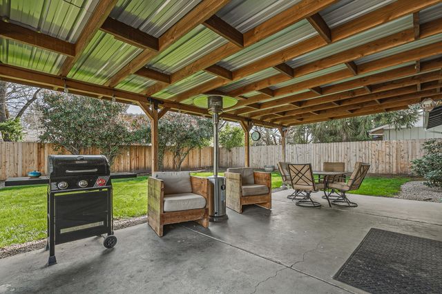 1733 Howell Avenue, Medford, OR 97501