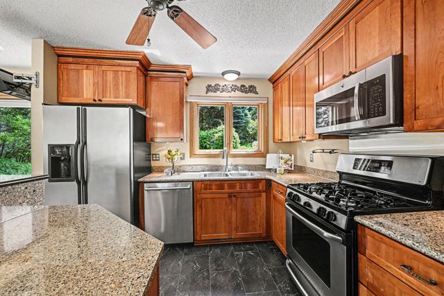 6080 134th Street W, Apple Valley, MN 55124