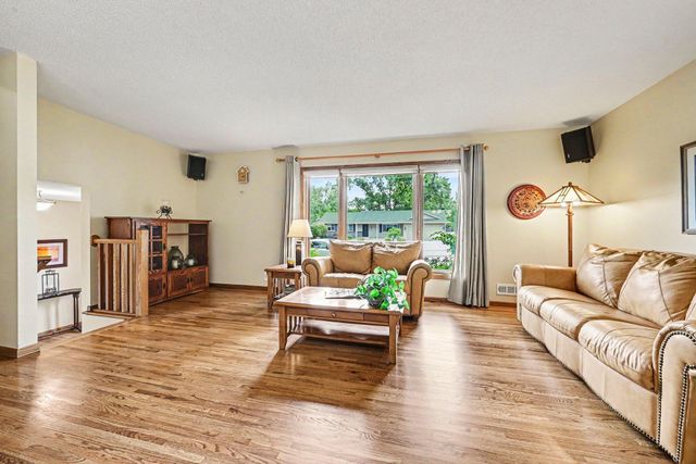 6080 134th Street W, Apple Valley, MN 55124