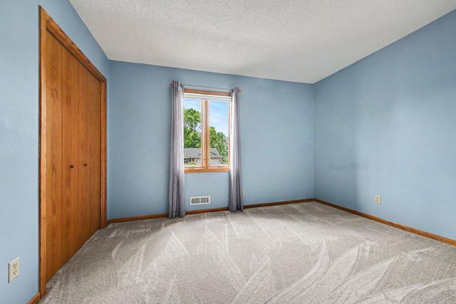 6080 134th Street W, Apple Valley, MN 55124