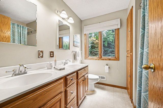 6080 134th Street W, Apple Valley, MN 55124