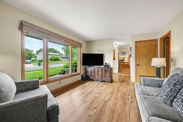 6080 134th Street W, Apple Valley, MN 55124