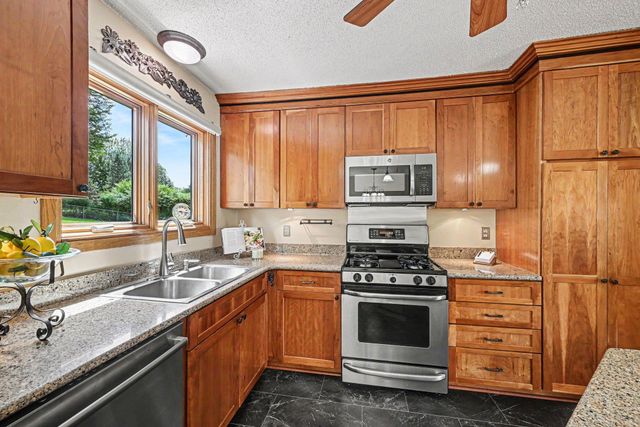6080 134th Street W, Apple Valley, MN 55124