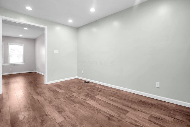 1253 S Champion Avenue, Columbus, OH 43206
