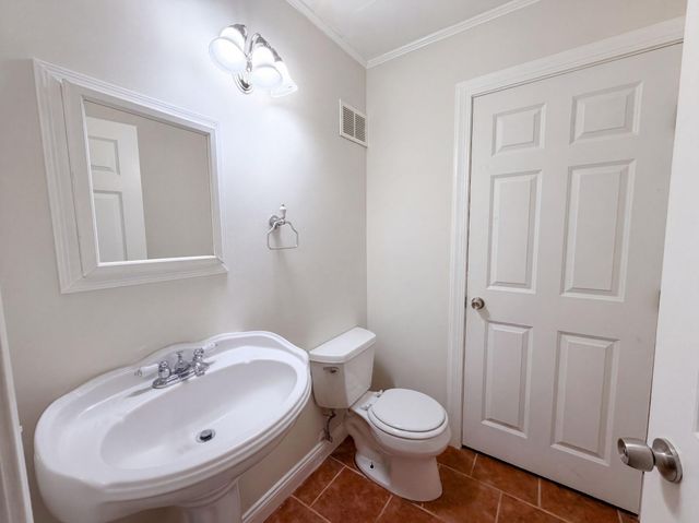 868 Wescott Square, Eagan, MN 55123
