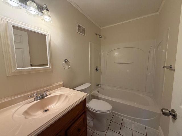 868 Wescott Square, Eagan, MN 55123