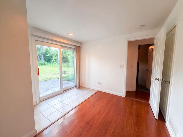 868 Wescott Square, Eagan, MN 55123
