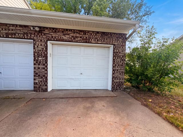 868 Wescott Square, Eagan, MN 55123